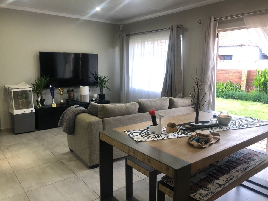 To Let 3 Bedroom Property for Rent in Pellissier Free State